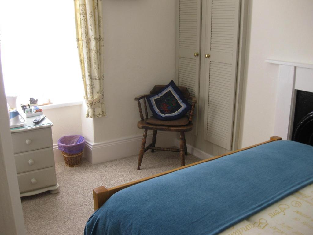 Acorns Guest House Combe Martin Room photo